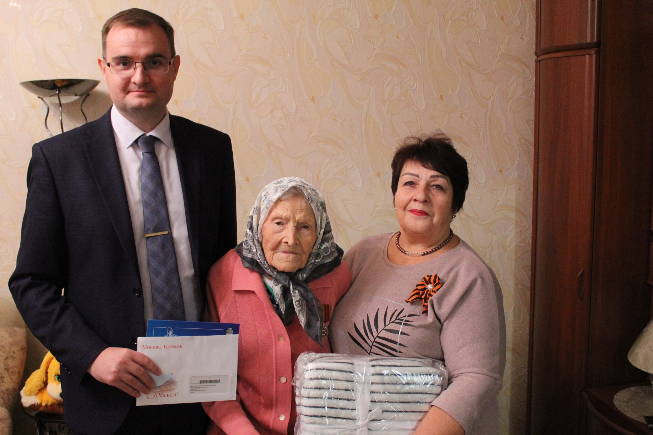 Пахала на тракторе и рыла окопы: саратовская долгожительница празднует 101-й день рождения Пахала на тракторе и рыла окопы: саратовская долгожительница празднует 101-й день рождения